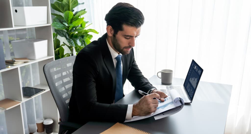 Employer of Record (EoR)